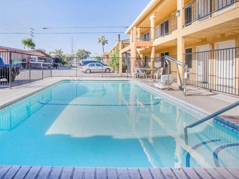 Econo Lodge Inn & Suites Lodi - Wine Country Area Εξωτερικό φωτογραφία