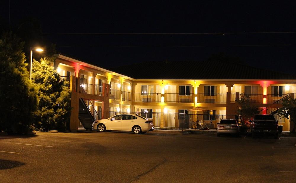 Econo Lodge Inn & Suites Lodi - Wine Country Area Εξωτερικό φωτογραφία