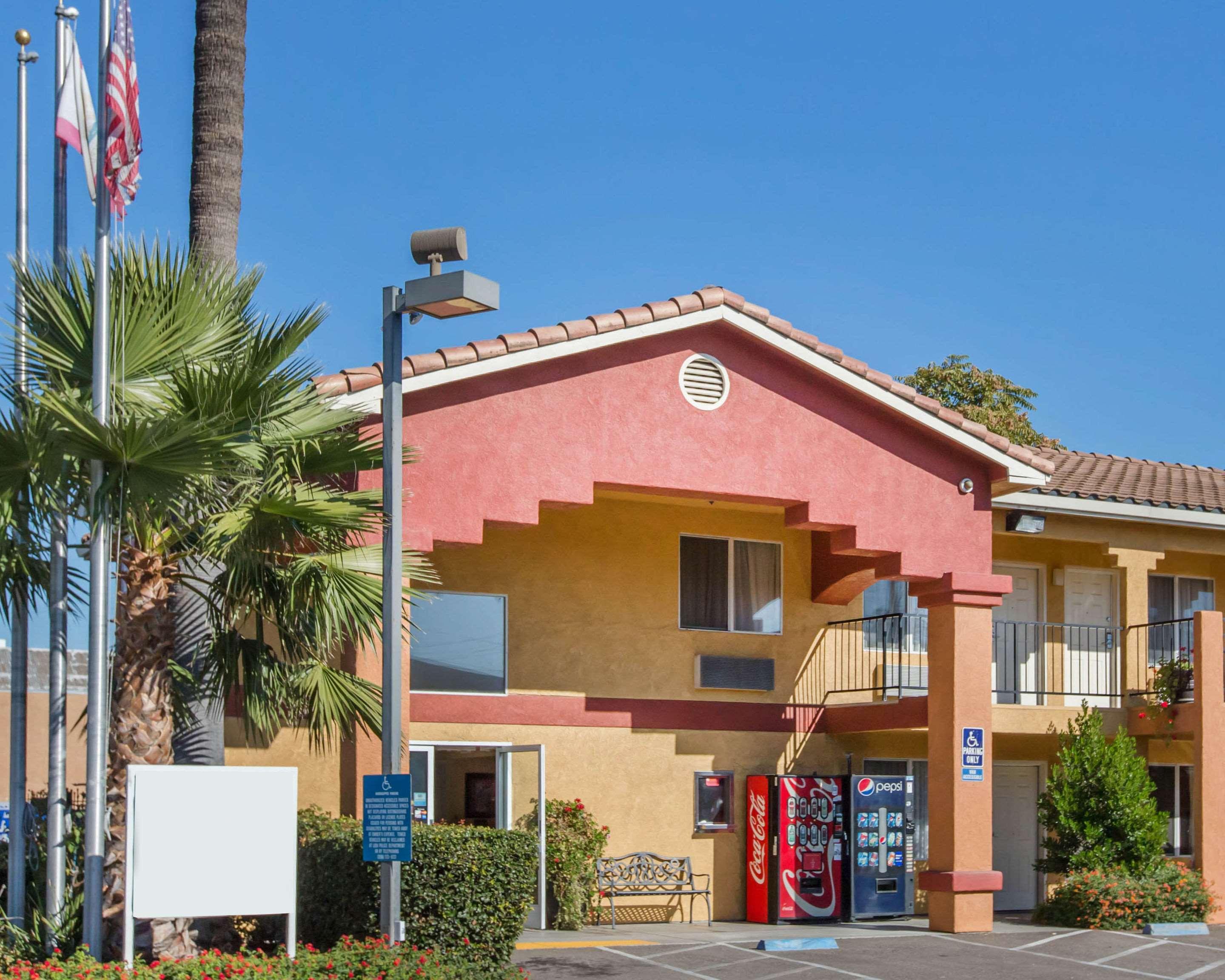 Econo Lodge Inn & Suites Lodi - Wine Country Area Εξωτερικό φωτογραφία
