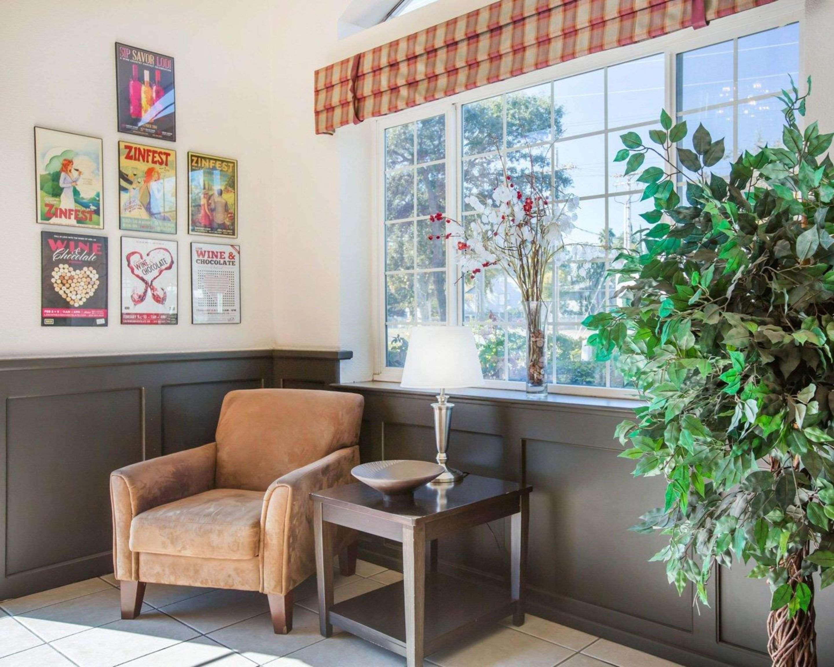 Econo Lodge Inn & Suites Lodi - Wine Country Area Εξωτερικό φωτογραφία