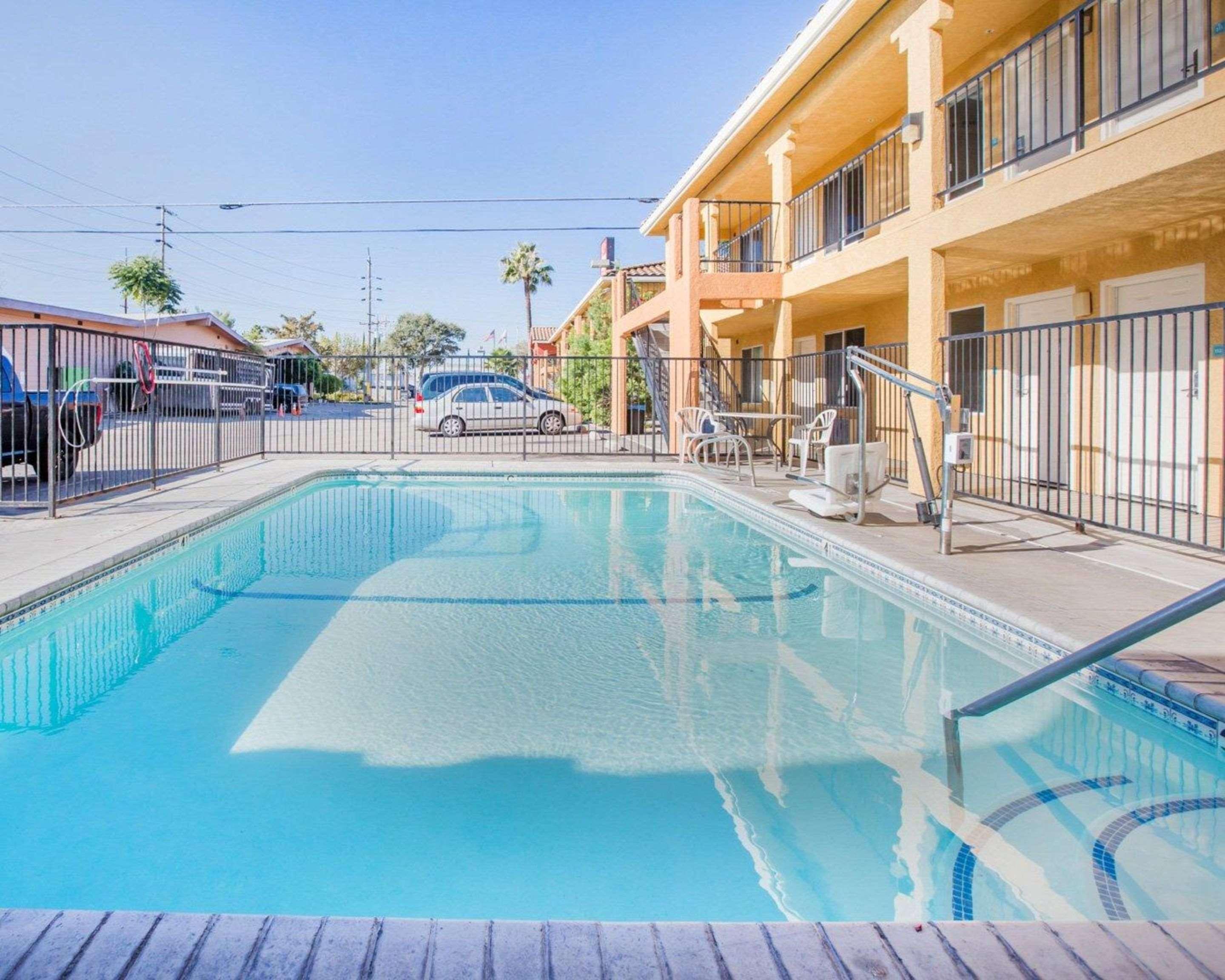 Econo Lodge Inn & Suites Lodi - Wine Country Area Εξωτερικό φωτογραφία