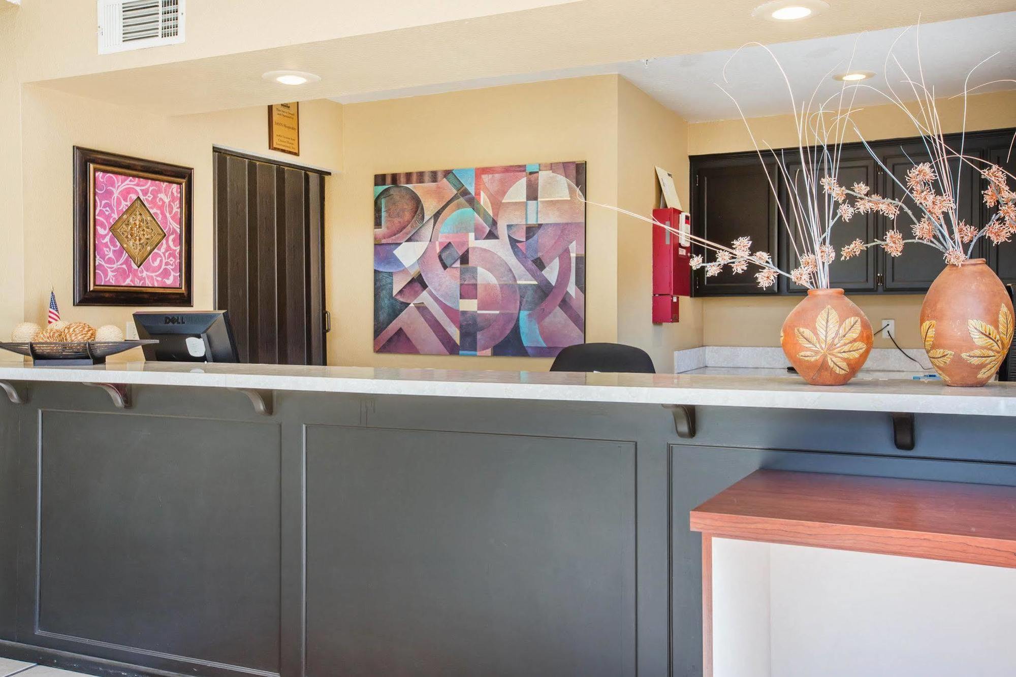 Econo Lodge Inn & Suites Lodi - Wine Country Area Εξωτερικό φωτογραφία