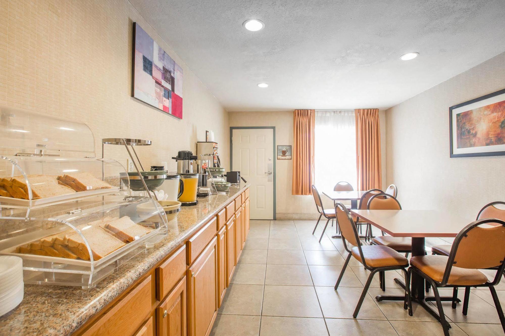Econo Lodge Inn & Suites Lodi - Wine Country Area Εξωτερικό φωτογραφία