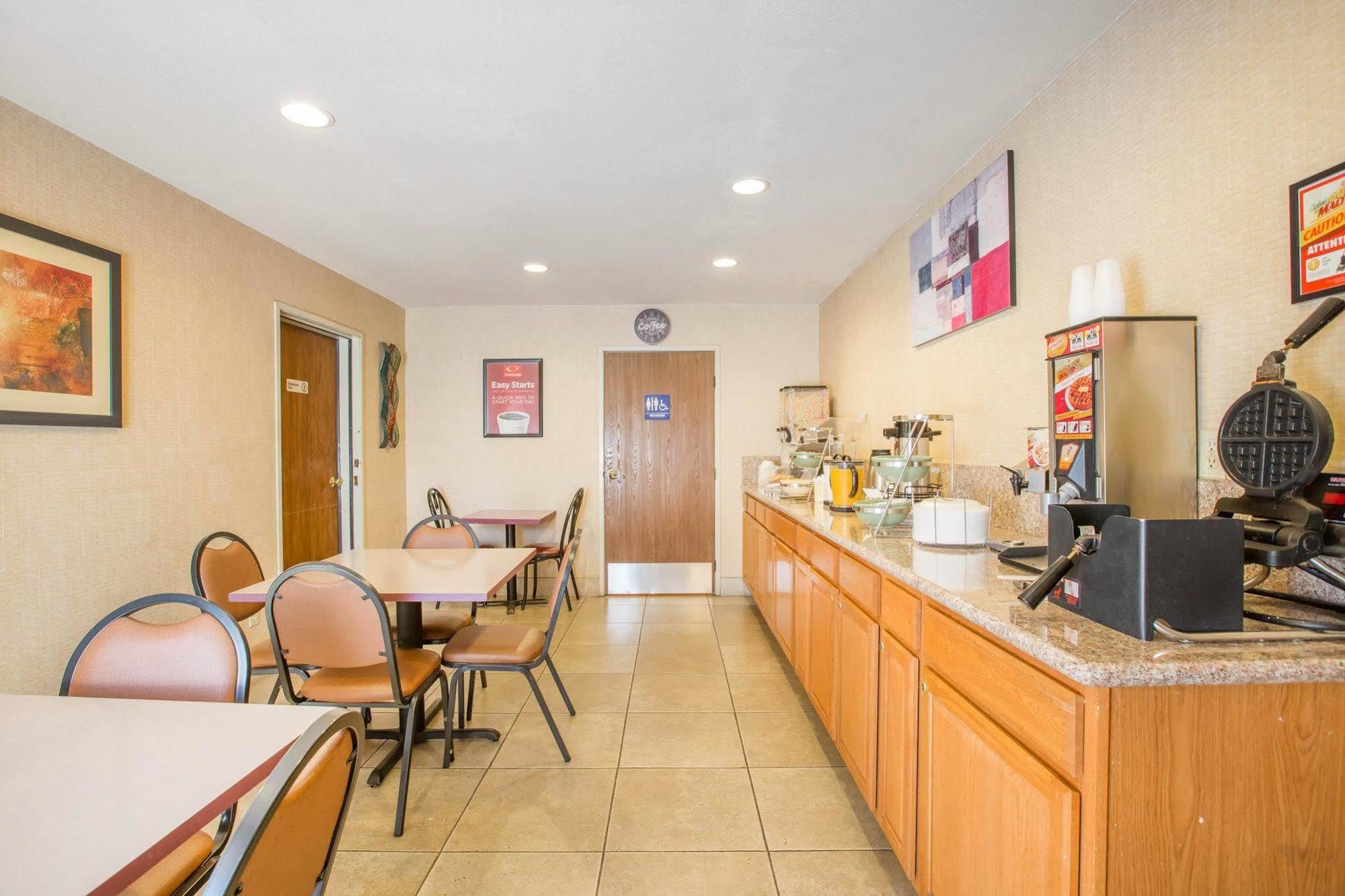 Econo Lodge Inn & Suites Lodi - Wine Country Area Εξωτερικό φωτογραφία