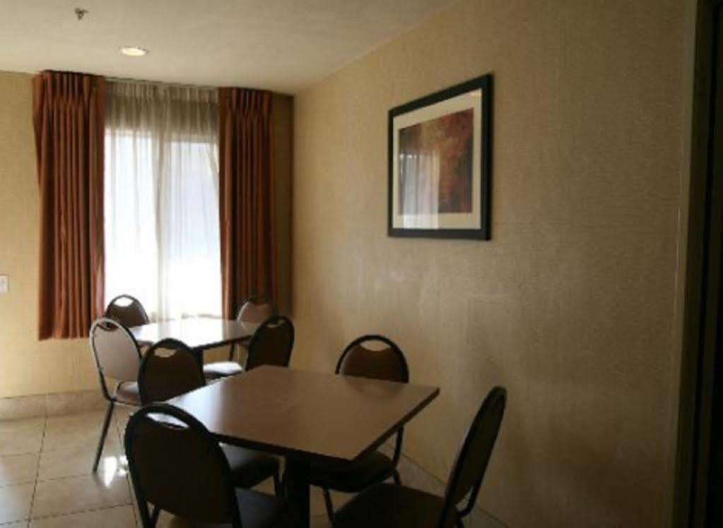 Econo Lodge Inn & Suites Lodi - Wine Country Area Εξωτερικό φωτογραφία